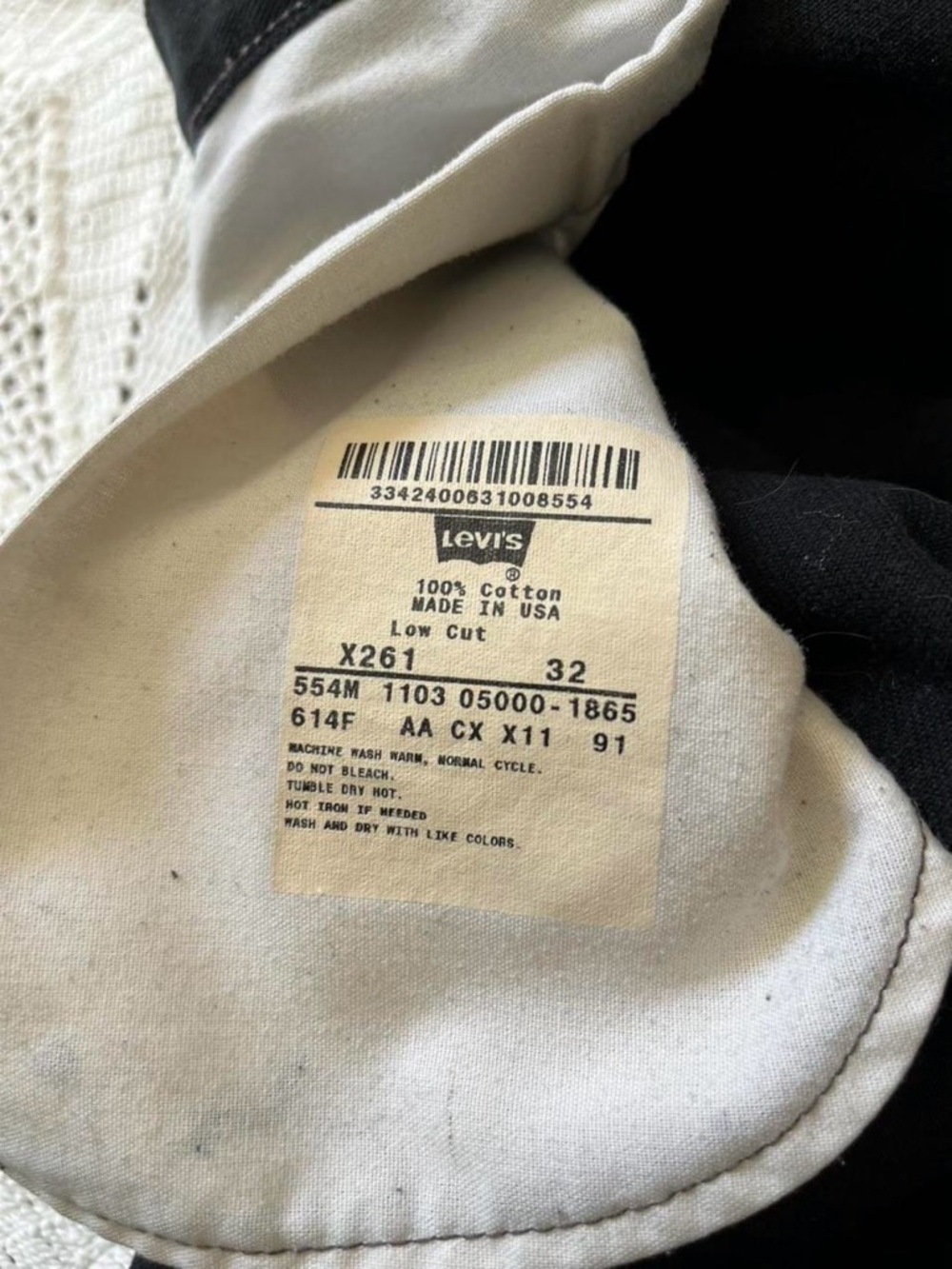 Vintage Deadstock Levis TINY black "low cut" 100% cotton 2003 Jeans- size 23-24 - Picture 5 of 8